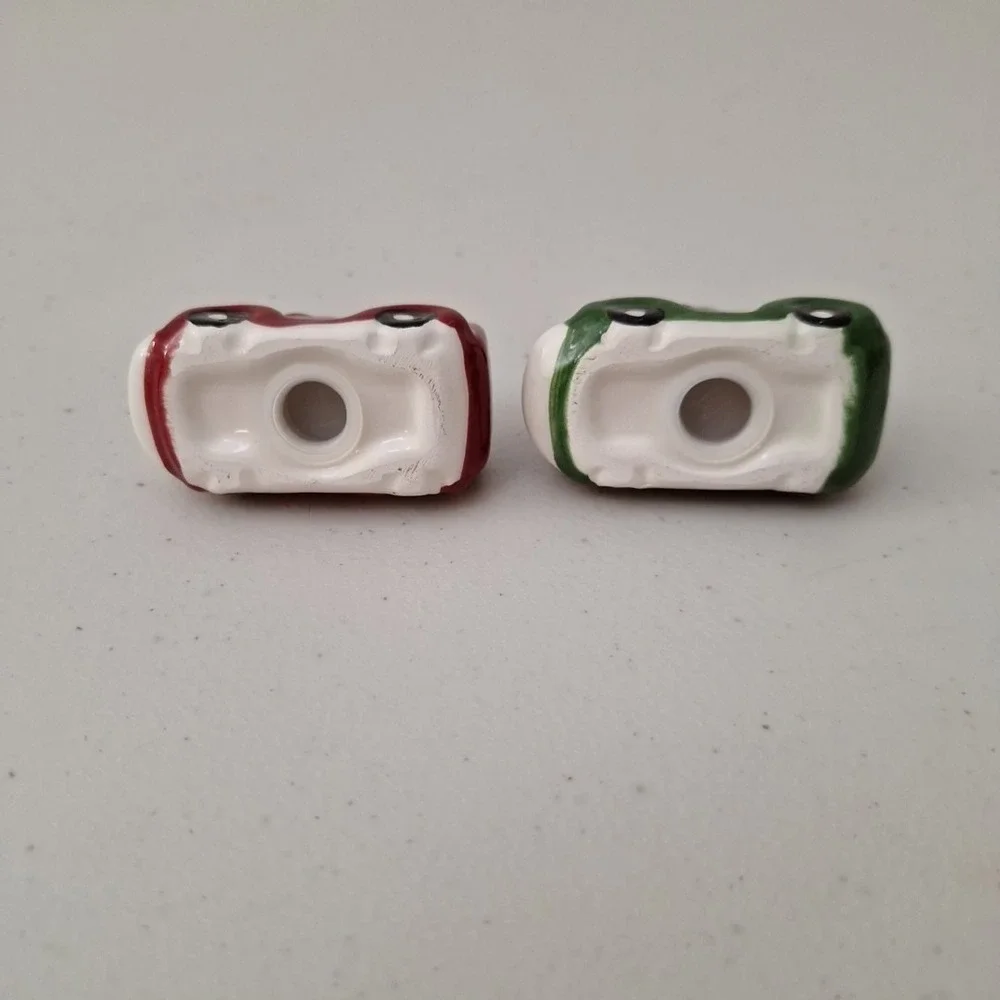Cracker Barrel Christmas Red & Green Pickup Trucks Salt & Pepper Shakers